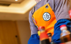 离婚后，带女儿摆地摊被餐饮女王倒追（82集）短剧夸克网盘全集高清在线看