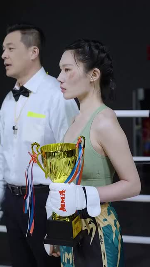她与拳锋（30集）短剧介绍