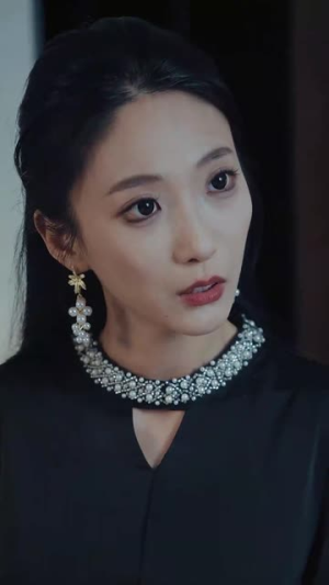 枕边疑云（30集）女主角是谁