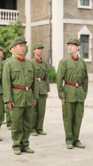 社牛崽崽拯救年代炮灰亲妈（89集）最火短剧推荐