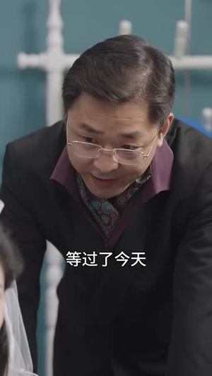 她在民国当军阀在现代当祖宗（70集）今日最火短剧