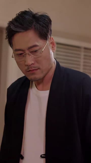 以爱为刃逃离深渊（61集）短剧中追到爽