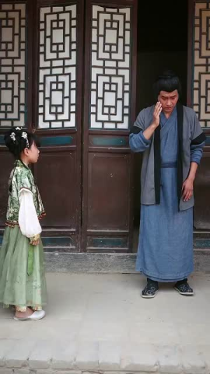 穿成绝嗣帝王唯一幼崽被团宠了（100集）在线看完整版
