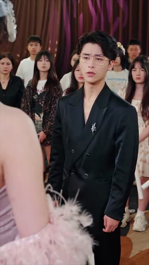 离婚后，前妻成了我最仰慕的歌坛天后（54集）好看又上头短剧