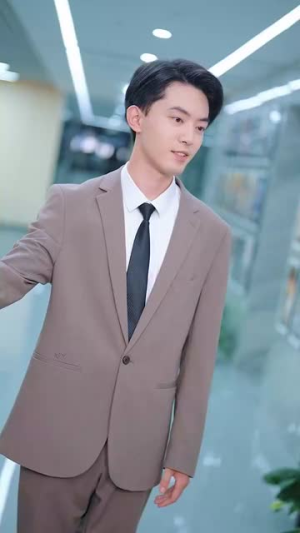 夜色微光抚心醒（82集）精彩短剧热播