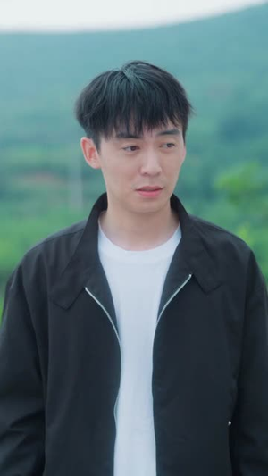 乡村无敌小傻医（66集）好看的短剧