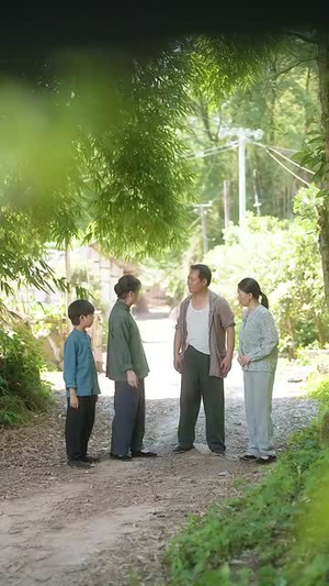 灾荒年代全家靠我心声逆袭（81集）在哪看免费
