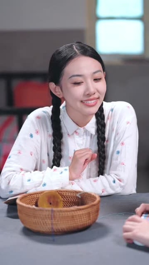 重回七零带飞全村（90集）热门短剧免费看