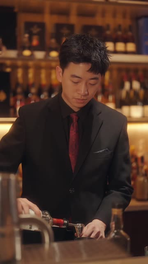 假装不爱你（50集）高质量短剧推荐