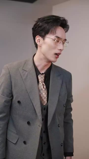 发错表白情话，女老板要跟我领证发错（79集）超爽短剧推荐
