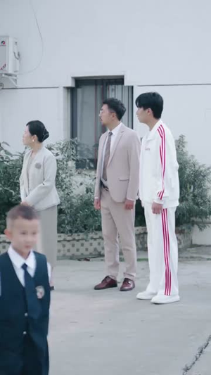 萌宝来袭,爹地让我当团宠(80集) 萌宝来袭,爹地让我当团宠(80集)高清画质免费看