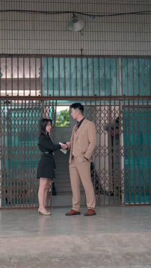 女帝穿肥妻你惹不起（61集）360网盘观看