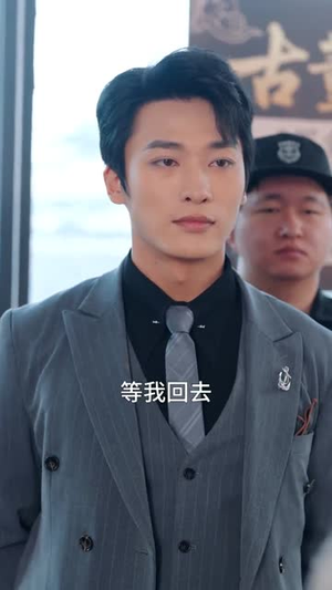 神豪系统:外卖员的逆袭(84集) 神豪系统:外卖员的逆袭(84集)短剧精彩片段