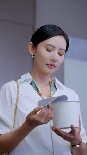 弟弟来袭,带娃姐姐休想逃(66集) 弟弟来袭,带娃姐姐休想逃(66集)短剧看全集