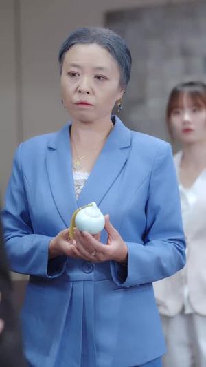 觉醒系统后保镖老婆狂追夫（70集）在线观看