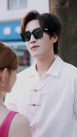 穷小子上大四,我捡钱赚未来(102集) 穷小子上大四,我捡钱赚未来(102集)在线免费观看