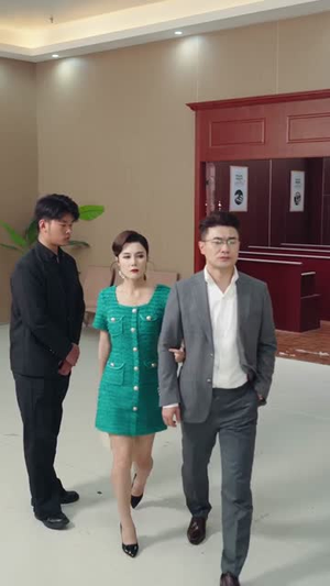 我能看见明日头条,假少爷狠狠破防了(68集) 我能看见明日头条,假少爷狠狠破防了(68集)在线看完整版