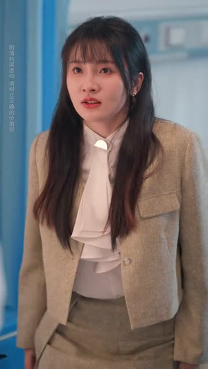 离婚后我带着女儿破茧成蝶（82集）免费观看就是爽