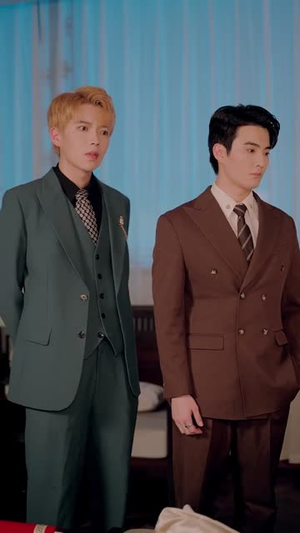 闺蜜双穿变妯娌（70集）不用花钱看全剧