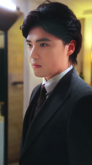 离婚后,我人见人爱(80集) 离婚后,我人见人爱(80集)追风的女孩短剧