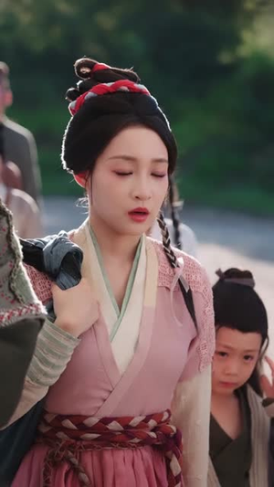 荒年锦鲤被全家带飞（79集）1-102集