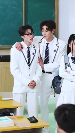 跪下，叫学姐（80集）甜宠短剧追到爽