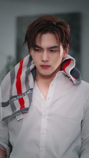 伪装保镖后，小作精又争又抢（62集）全网独播免费看