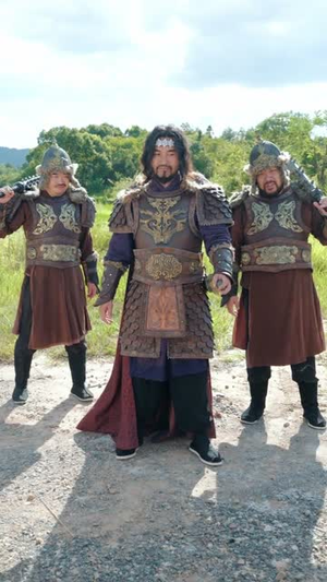 陛下自重,将门废后要斩情(60集) 陛下自重,将门废后要斩情(60集)看精彩短剧