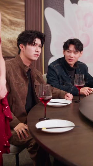 甩了拜金女后，我成校园神豪（80集）短剧推荐分享