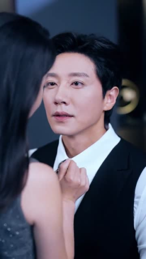 为她他弃我于荒漠(49集) 为她他弃我于荒漠(49集)最新热播短剧