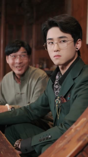 弹幕护体老祖她又爆红了(87集) 弹幕护体老祖她又爆红了(87集)红果短剧免费看