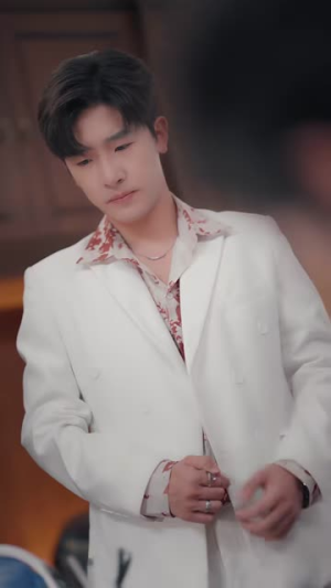 她可抵岁月漫长(60集) 她可抵岁月漫长(60集)热门短剧看不停