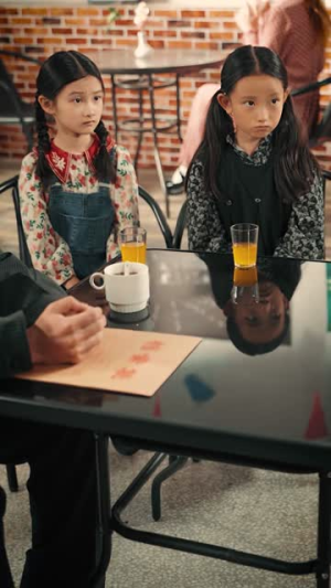 情敌交手她选择躺赢(72集) 情敌交手她选择躺赢(72集)让你一口气看完