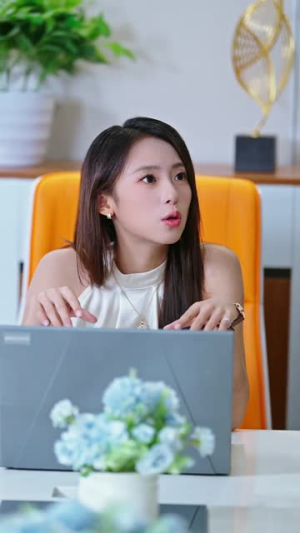 绑定失业系统后我疯狂加薪（61集）热门短剧排行榜