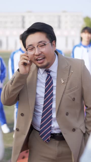 趁宝藏同桌没曝光，忽悠她做老婆（80集）短剧热播推荐