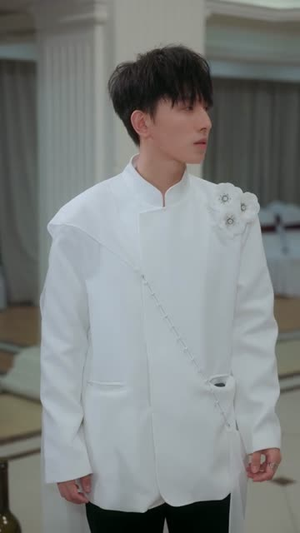 偷藏一春星（60集）最新热播短剧