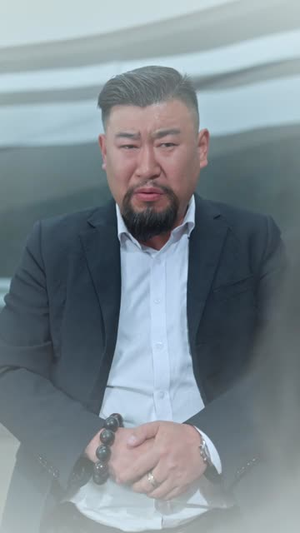 领养女孩的手上有胎记（60集）短剧看全集