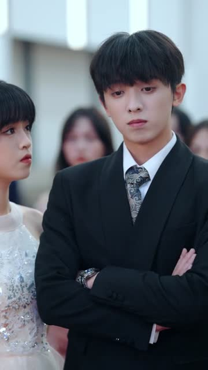 回到校园校花跟我瞎忙闯职场(80集) 回到校园校花跟我瞎忙闯职场(80集)最后一集