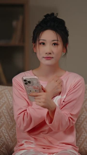 我就玩个乙游，蓝星怎么戒严了（80集） 在哪个平台能看