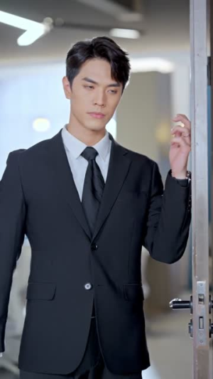 花甲富豪重生记(50集) 花甲富豪重生记(50集)短剧太上头了