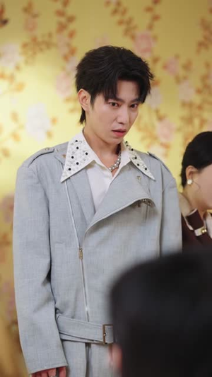 穿成豪门后妈后，我活成人生赢家（80集）超好看古装短剧