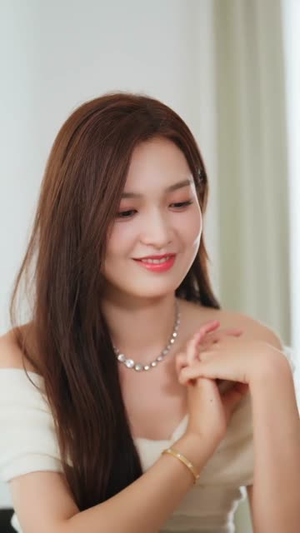 穿书娇妻：大佬为我站起来了（77集）每天短剧分享