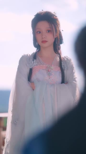 万人嫌的她风评逆转（80集） 热播古装短剧