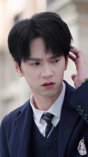 重回校园我给儿子当靠山(64集) 重回校园我给儿子当靠山(64集) 免费短剧就是爽