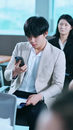 反派破产不要慌，作精老婆觉醒了（71集）集免费看短剧