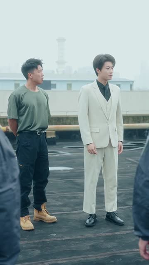 刚开学!我被女神校花找上门(81集) 刚开学!我被女神校花找上门(81集)爆火短剧追不停