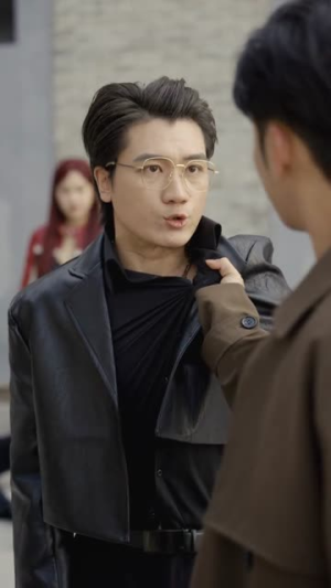 小卖铺通末世，开局泡面换黄金（80集）短剧免费观看