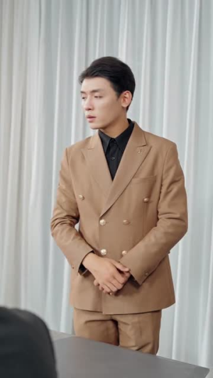 让你卖烧烤，你摘下云端之月（85集）精彩好看短剧