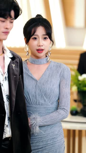 被校花撞飞后，女总裁倒追我（80集）海量短剧免费看