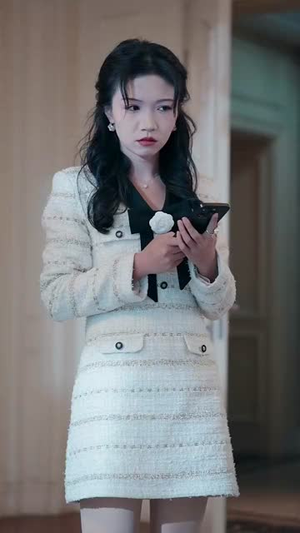 靠弹幕把死对头撩成恋爱脑（80集）免费短剧看全集